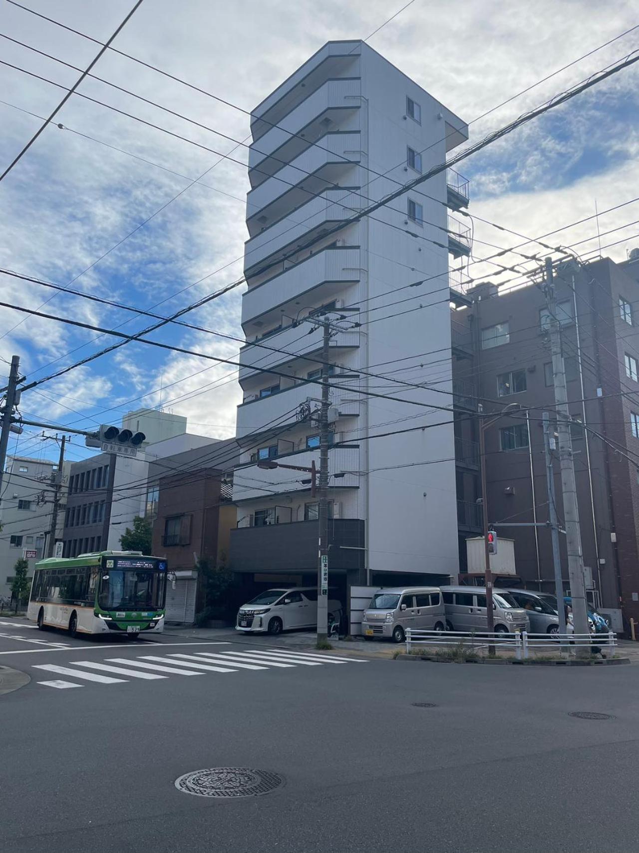 Calum Asakusa Imado Tokyoカルム浅草今戸ツインルーム新築民泊東京浅草隅田川今戸神社近くスカイツリー見えるコンビニコインランドリー近くある浅草駅まで徒歩圏内アクセス便利成田空港羽田空港銀座渋谷東京駅直通 Exteriér fotografie